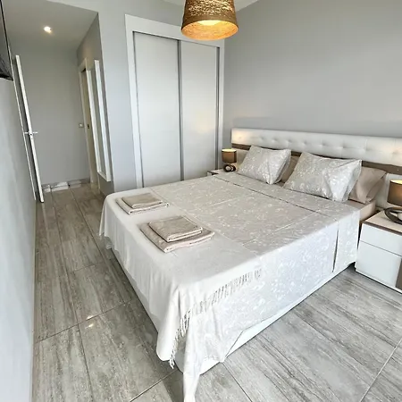 Apartment Exclusive On The First Line Of Mar Y Sol